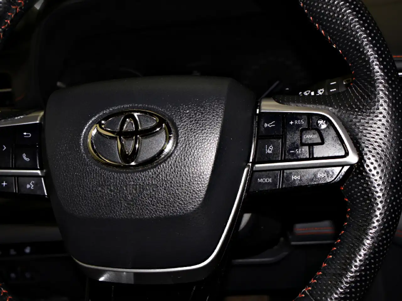 Toyota Sienna снимка Toyota Sienna