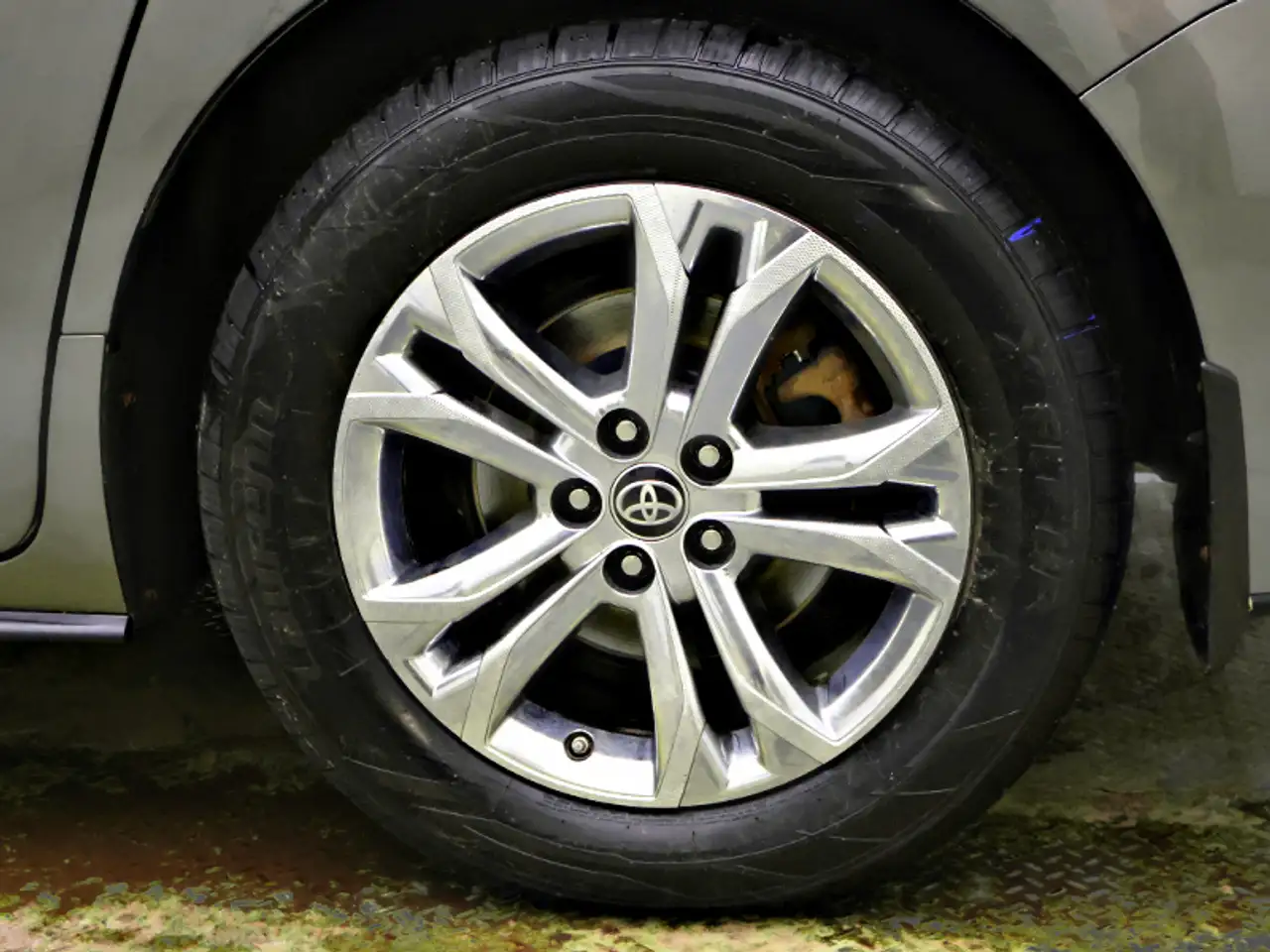 Toyota Sienna снимка Toyota Sienna