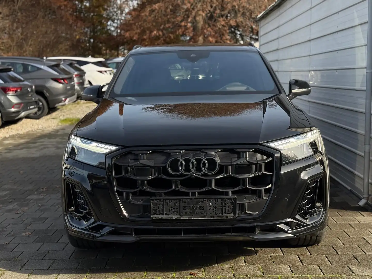 Audi SQ7 4.0l TFSI Quattro AHK*Panorama*7Sitzer*StandHei... Schwarz - 2