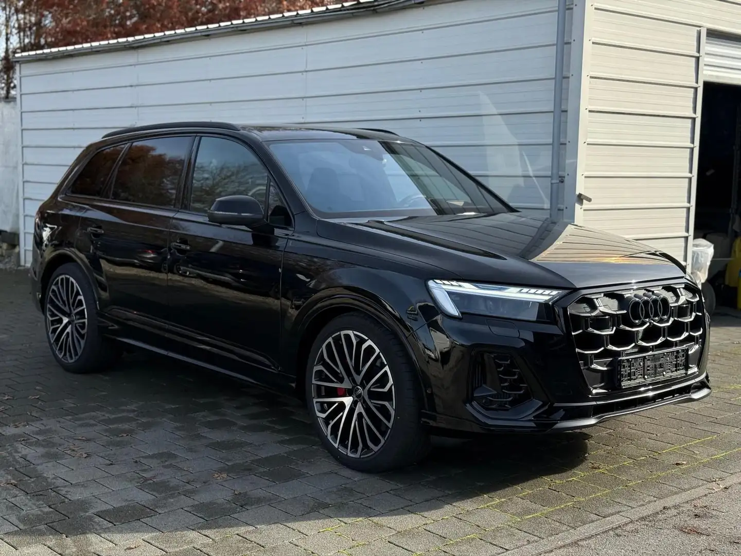 Audi SQ7 4.0l TFSI Quattro AHK*Panorama*7Sitzer*StandHei... Schwarz - 1