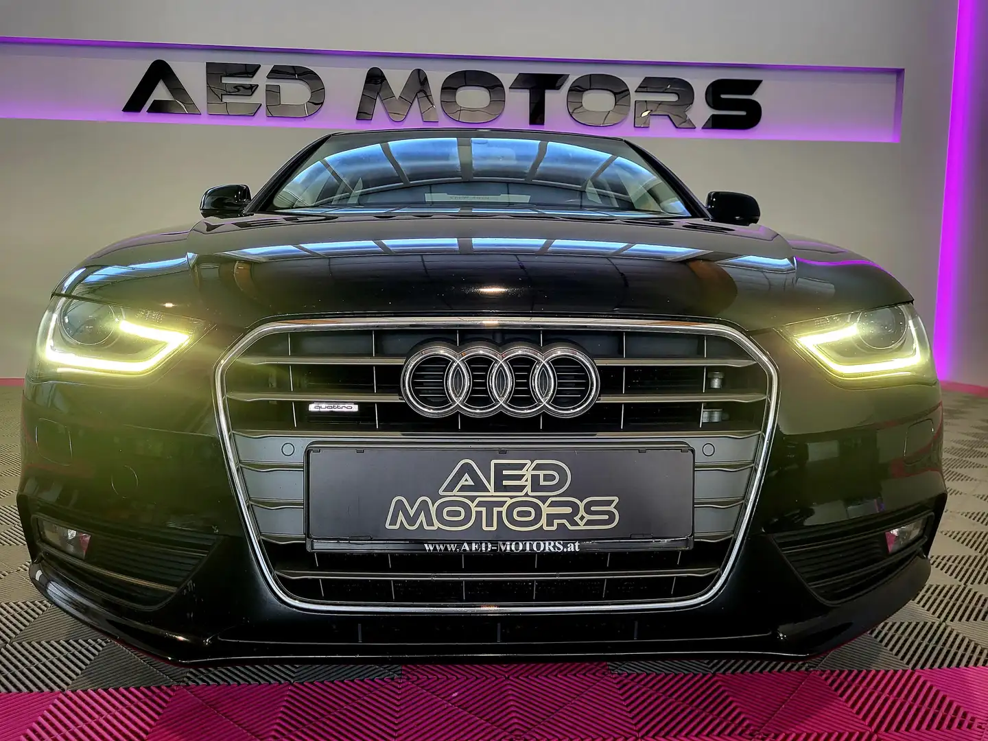 Audi A4 Attraction quattro Schwarz - 2