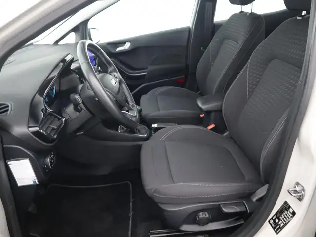 Ford Fiesta view 24