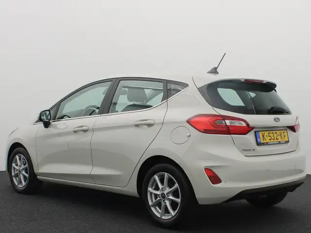 Ford Fiesta view 3