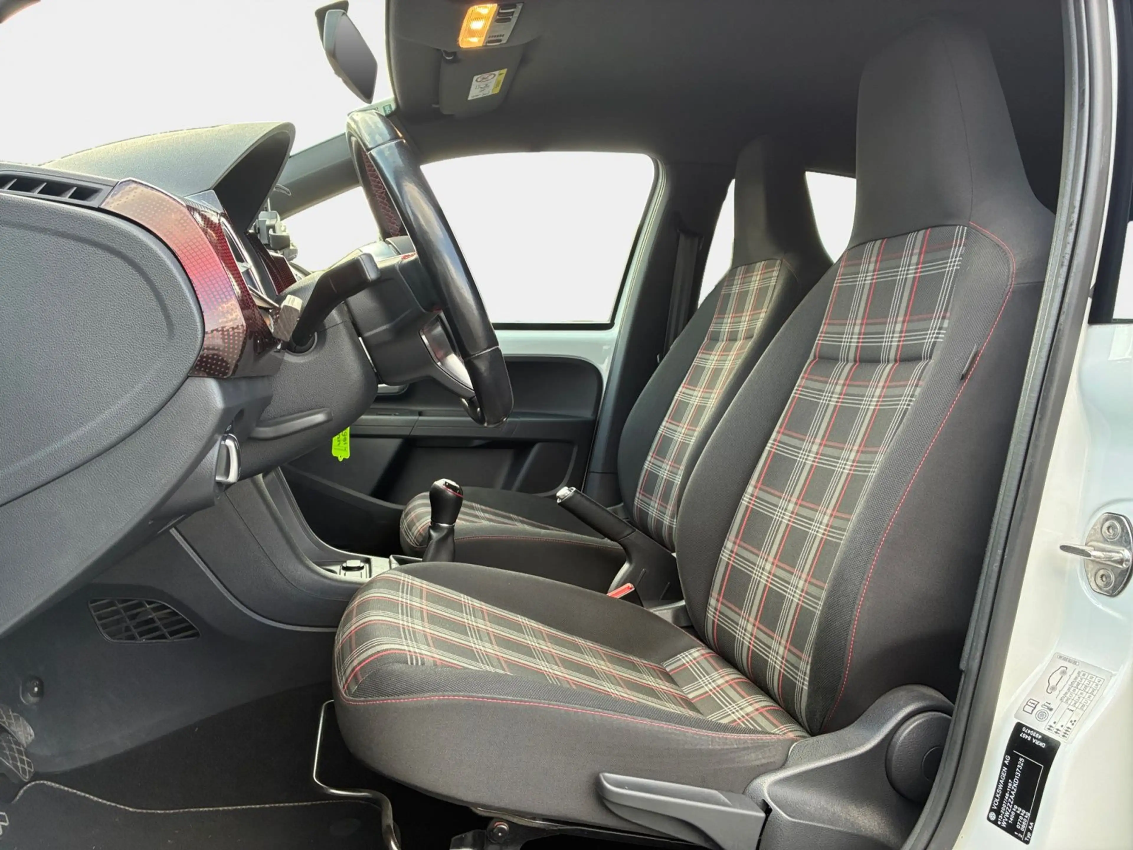 Volkswagen up! GTI 1.0 TSI PDC Klima — photo 9