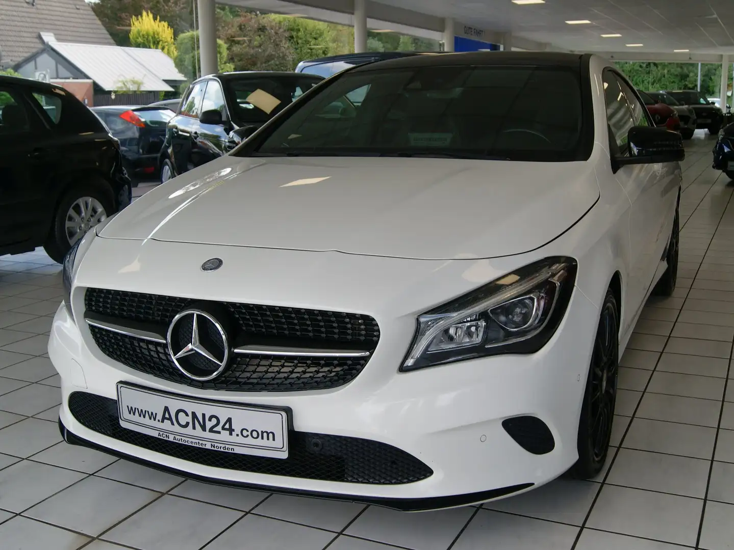 Mercedes-Benz CLA 220 CLA 220 CDI Urban Navi Glasdach Weiß - 1