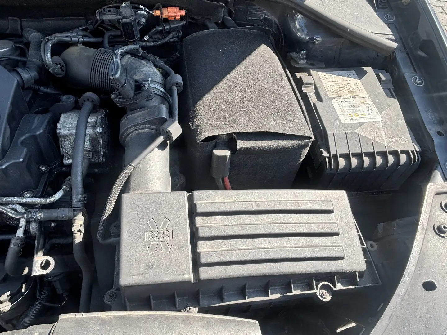 Volkswagen Golf 1.9 TDI DPF Comfortline BlueMotion - 2