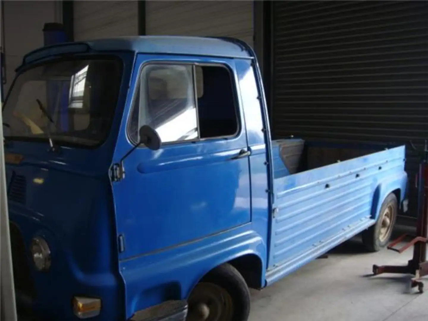 Oldtimer Renault Blau - 2