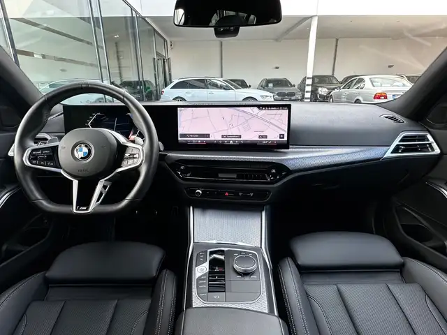 BMW 3 Series view 14