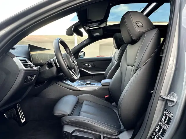 BMW 3 Series view 12