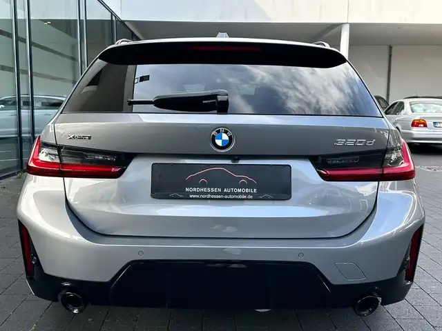 BMW 3 Series view 7