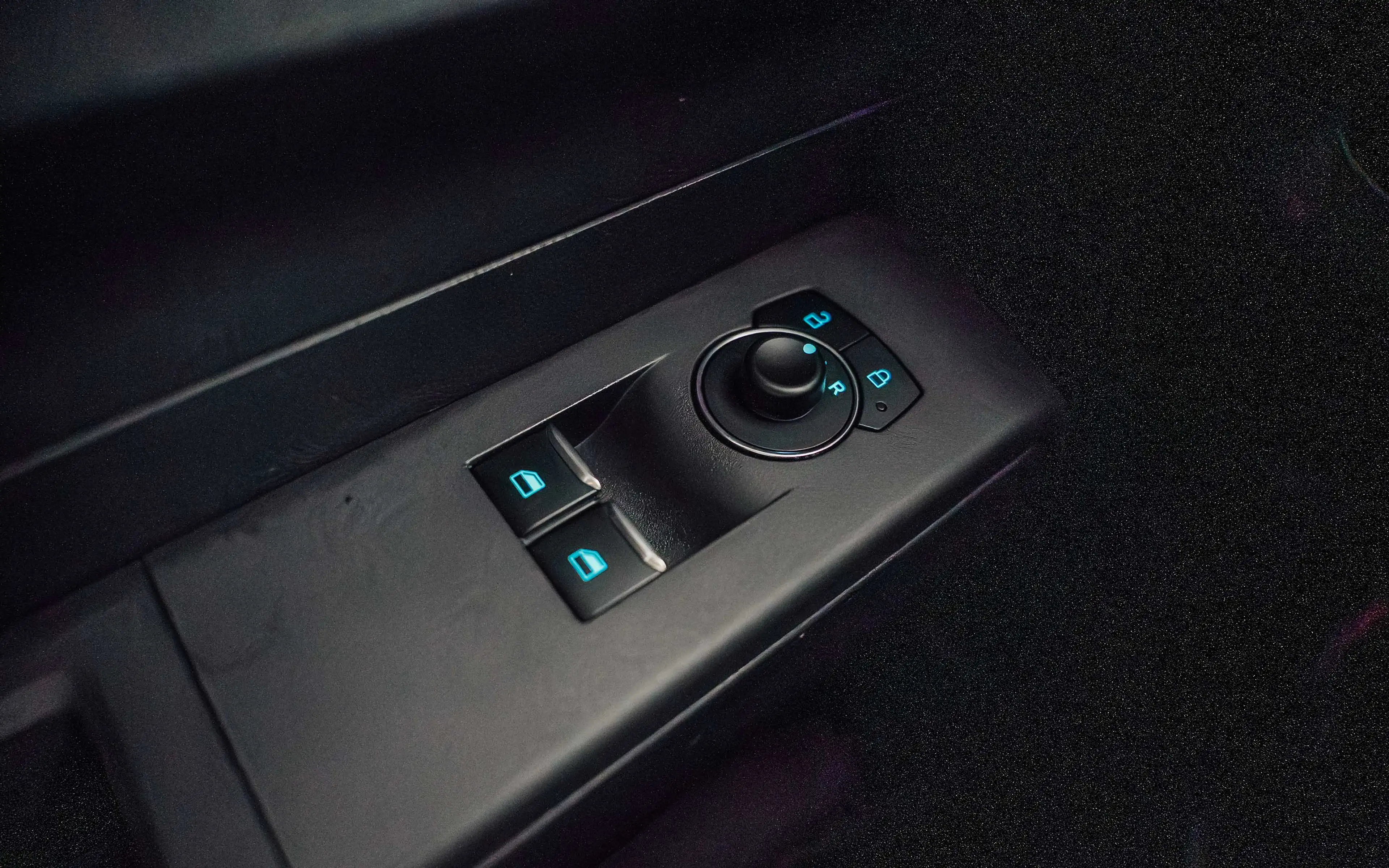 Ford Tourneo Courier Tourneo 1.0 — photo 29