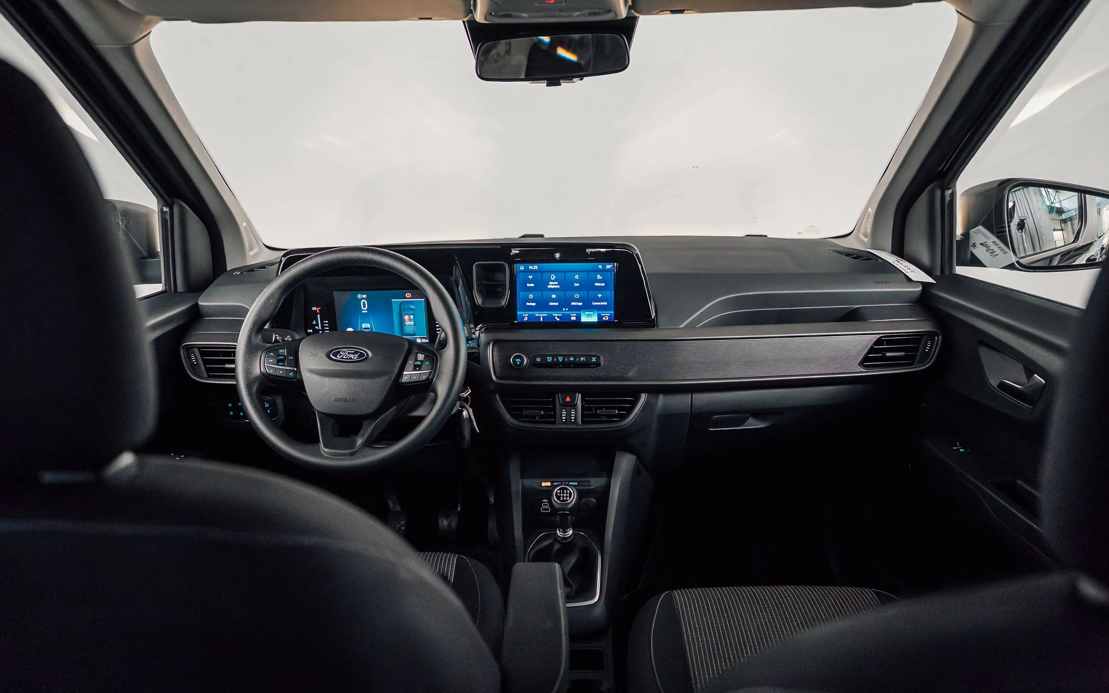Ford Tourneo Courier Tourneo 1.0 — photo 12