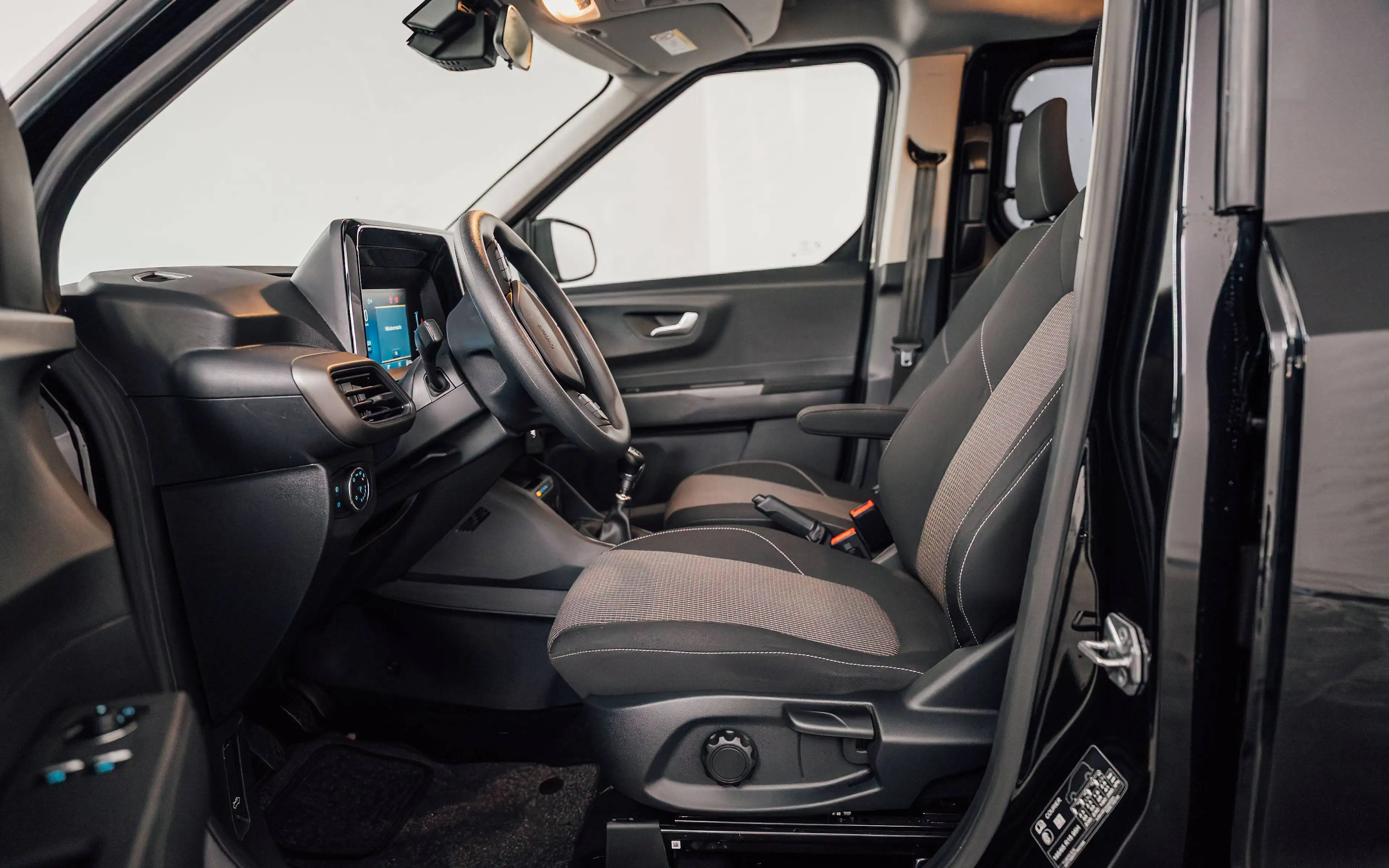 Ford Tourneo Courier Tourneo 1.0 — photo 11