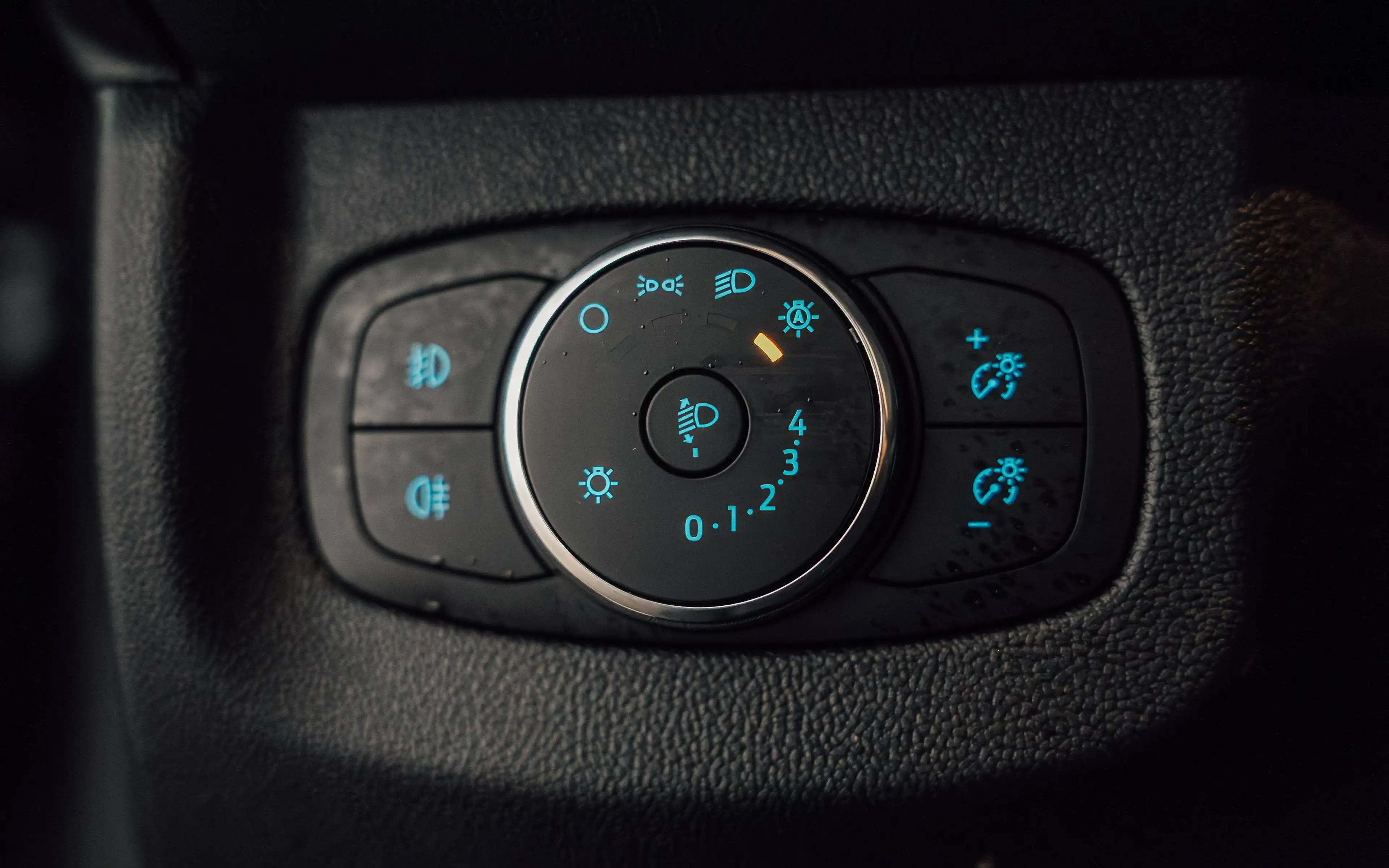 Ford Tourneo Courier Tourneo 1.0 — photo 26