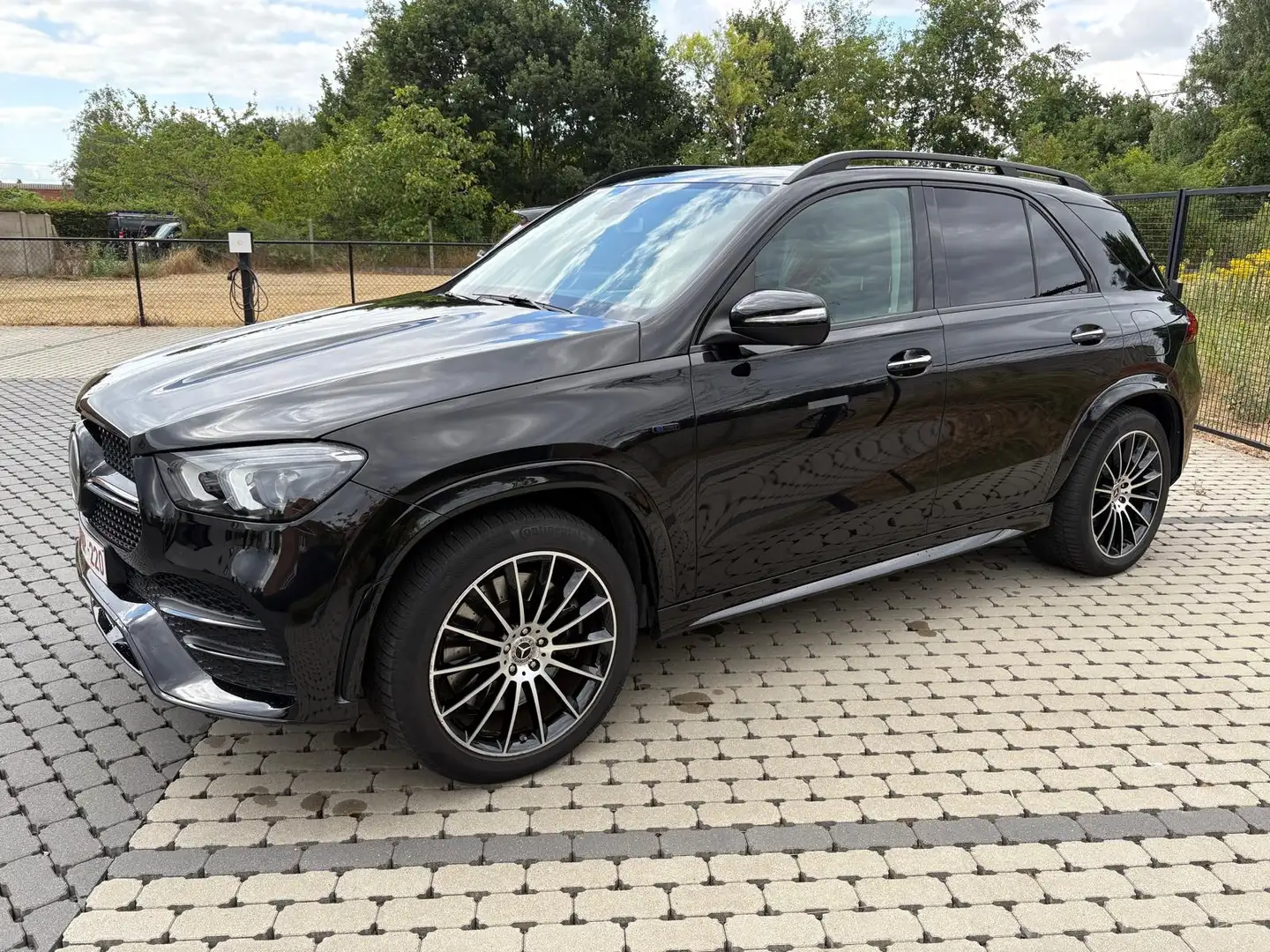 Mercedes-Benz GLE 350 GLE 350 de 4Matic 9G-TRONIC AMG Line Zwart - 1