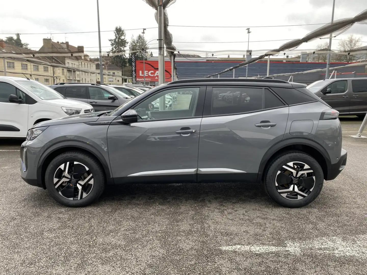 Peugeot 2008 II (2) 1.2 HYBRID 145 GT E-DCS6 PACK ALCANTARA / T Gris - 2