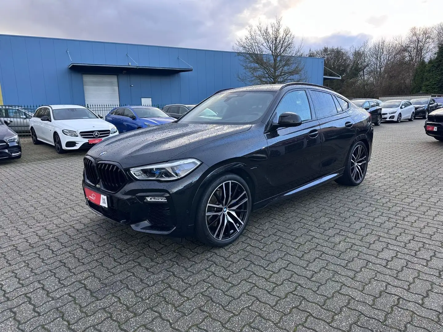 BMW X6 xDrive30d M-Sport Laser HUD Pano ACC 22"AHK Schwarz - 1