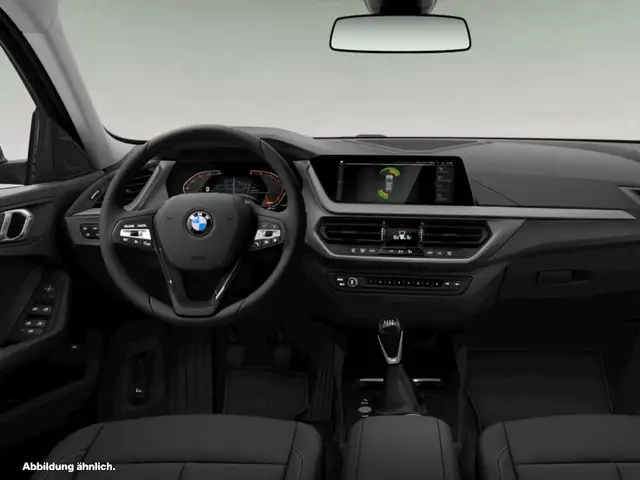 BMW 1 Series view 4