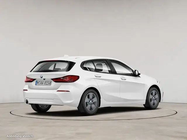 BMW 1 Series view 2