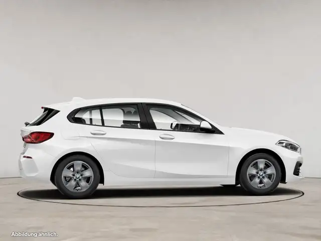 BMW 1 Series view 8