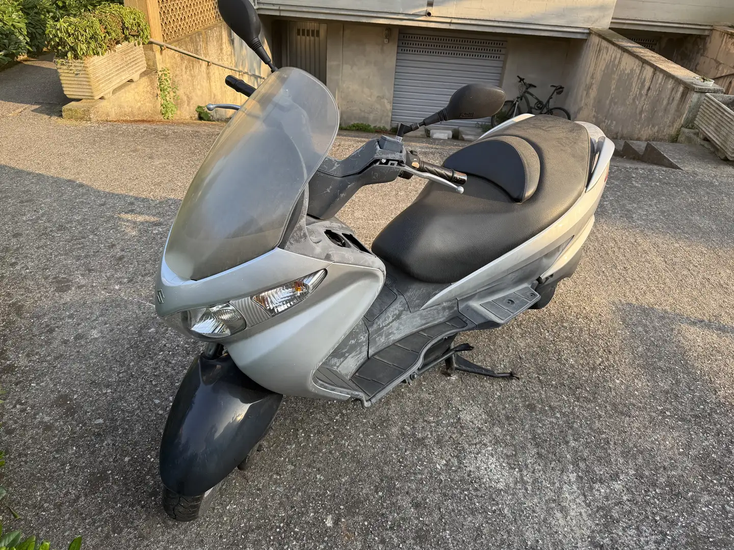 Suzuki Burgman 125 - 1