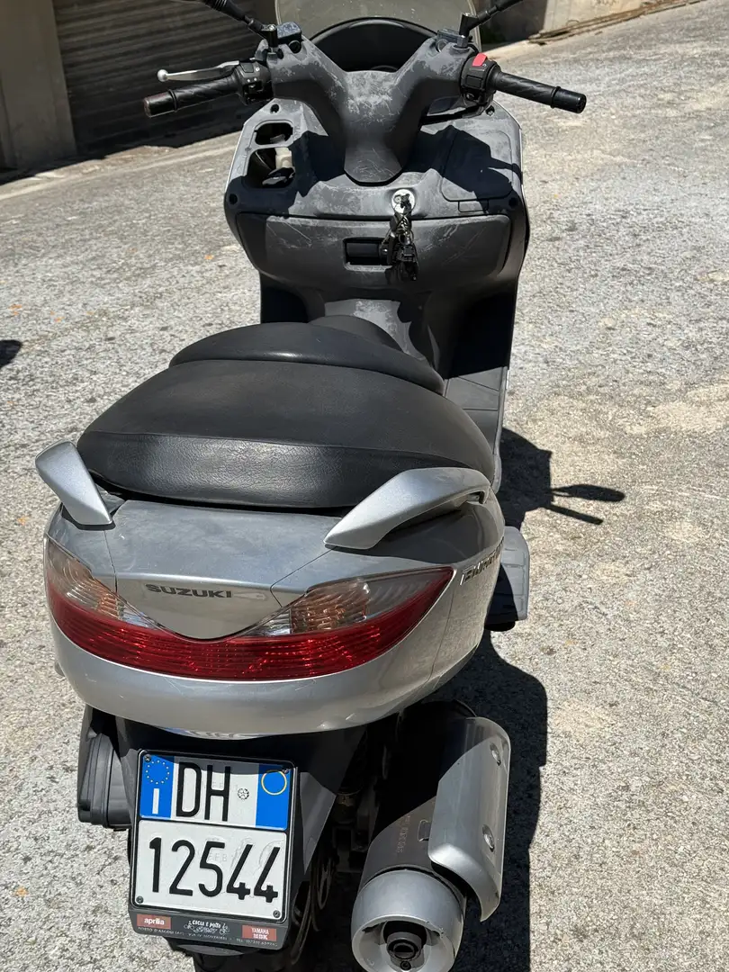 Suzuki Burgman 125 - 1
