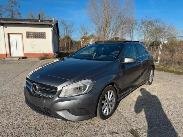 Mercedes-Benz A 200 Style *1.Hand*PANO*NAVI*SHZ*