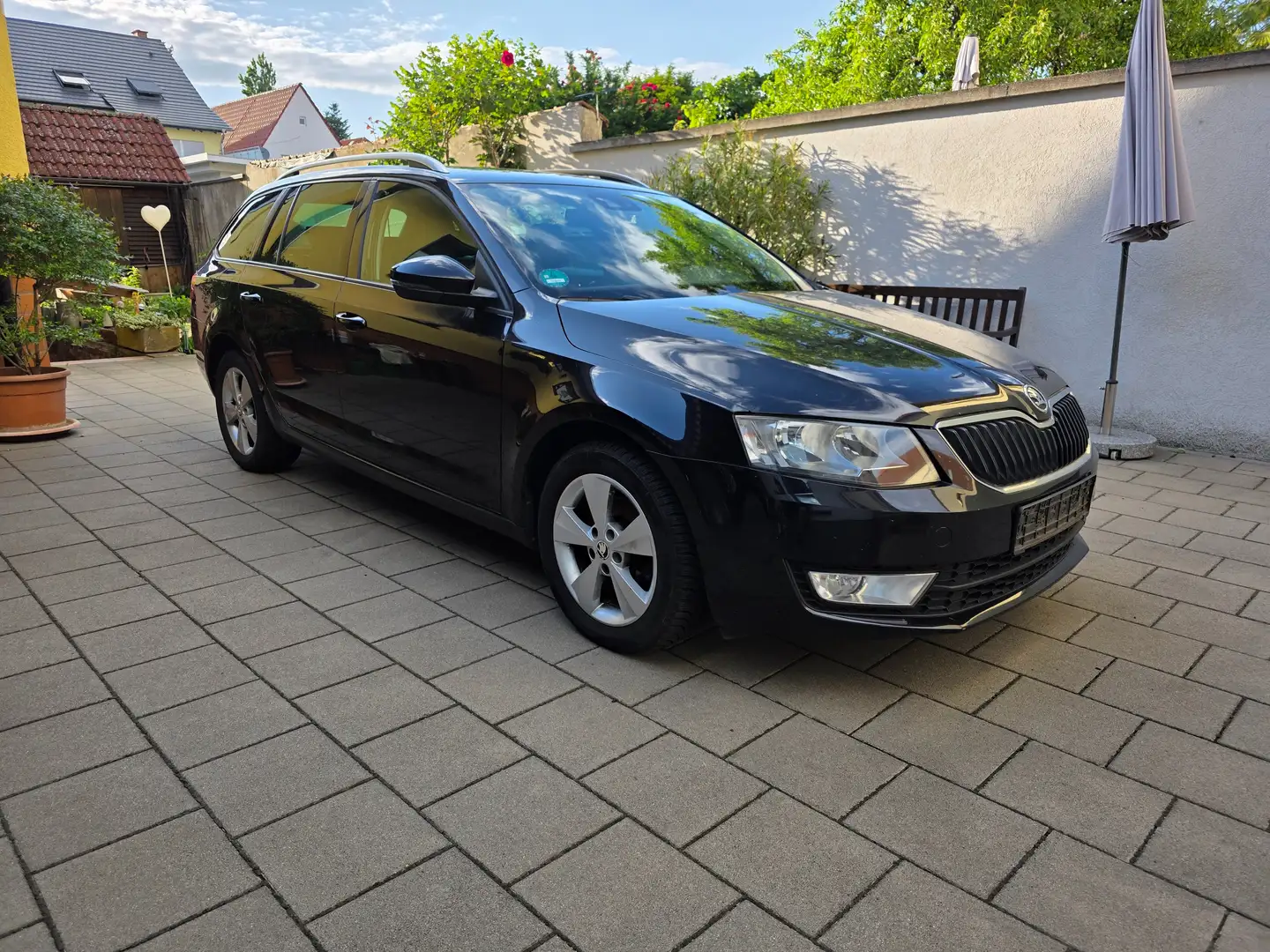 Skoda Octavia Octavia Combi 2.0 TDI (Green tec) Ambition Noir - 1