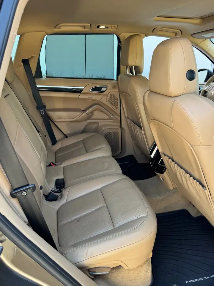 Porsche Cayenne снимка Porsche Cayenne