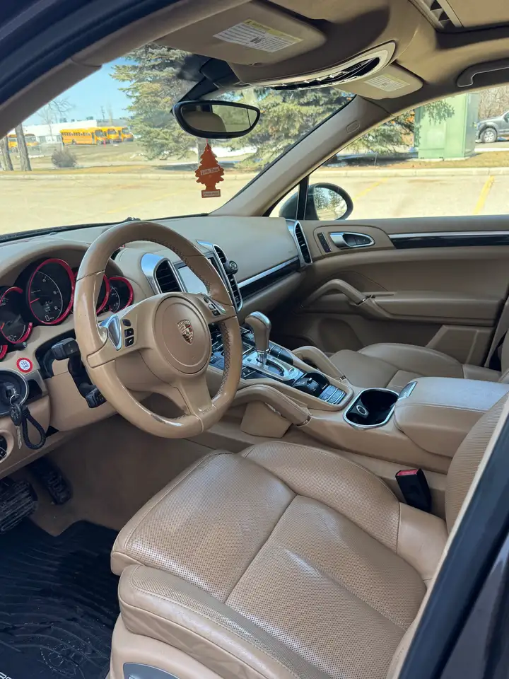 Porsche Cayenne снимка Porsche Cayenne