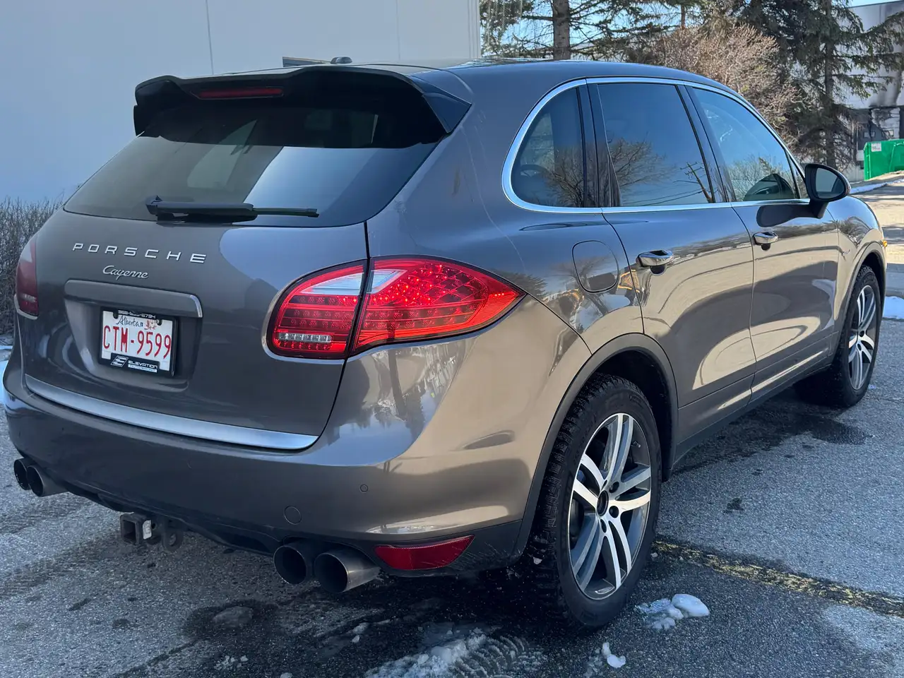 Porsche Cayenne снимка Porsche Cayenne