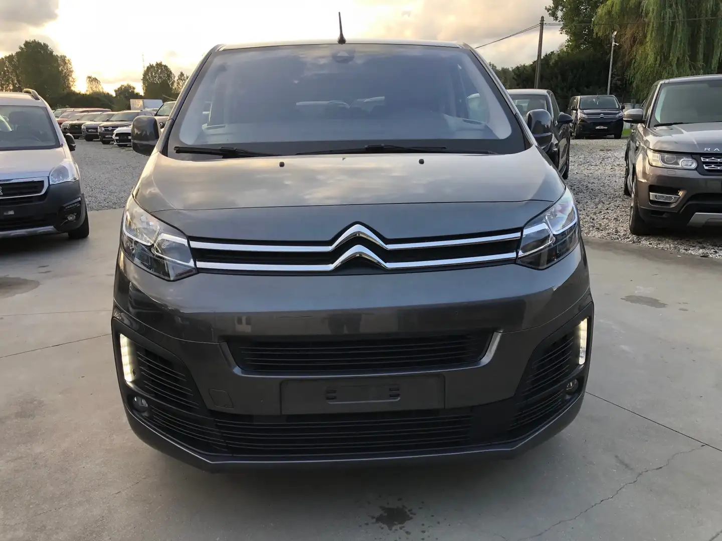 Citroen Spacetourer 1.6 BlueHDi M Feel S&S Grijs - 2