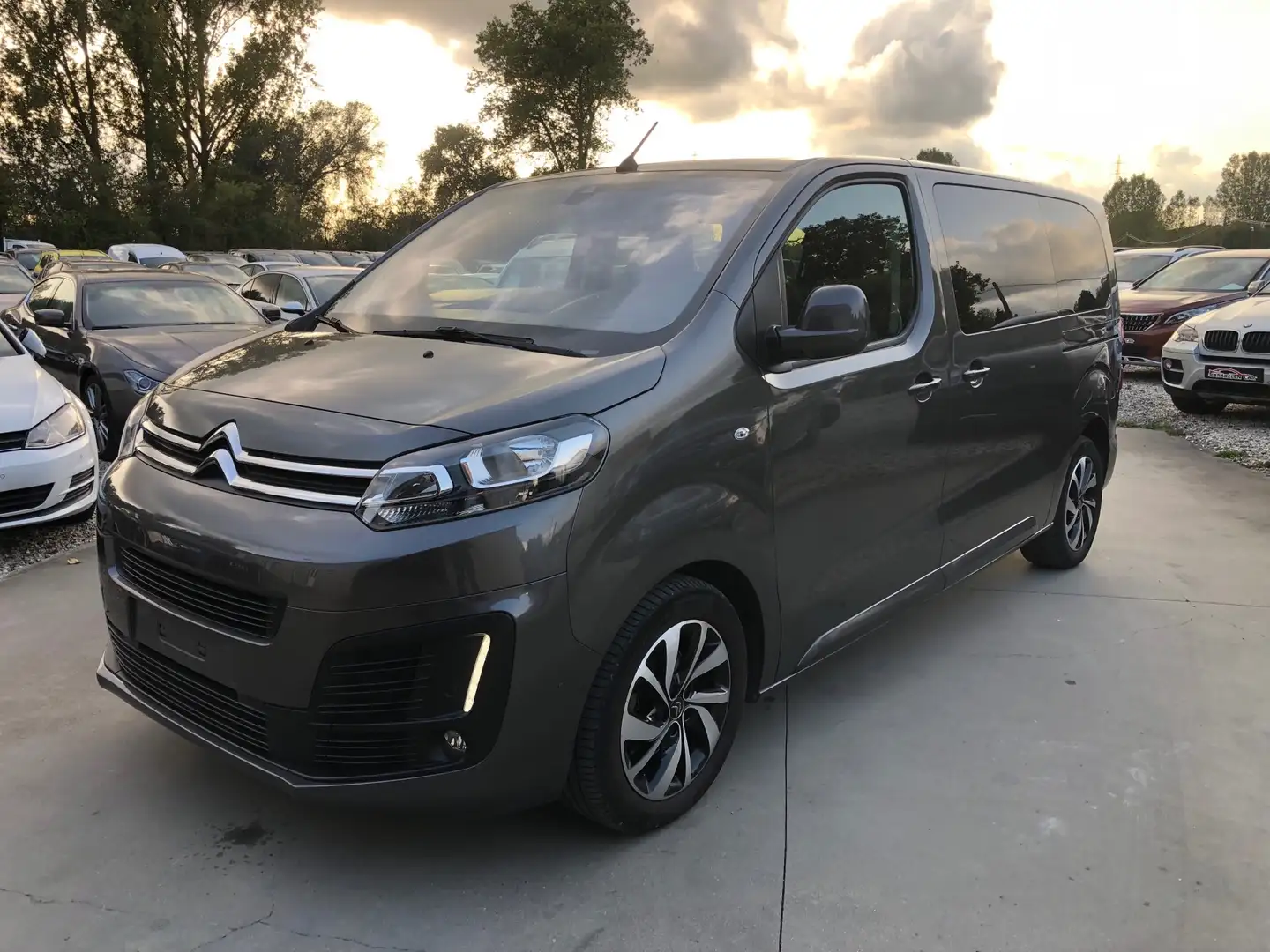 Citroen Spacetourer 1.6 BlueHDi M Feel S&S Grijs - 1