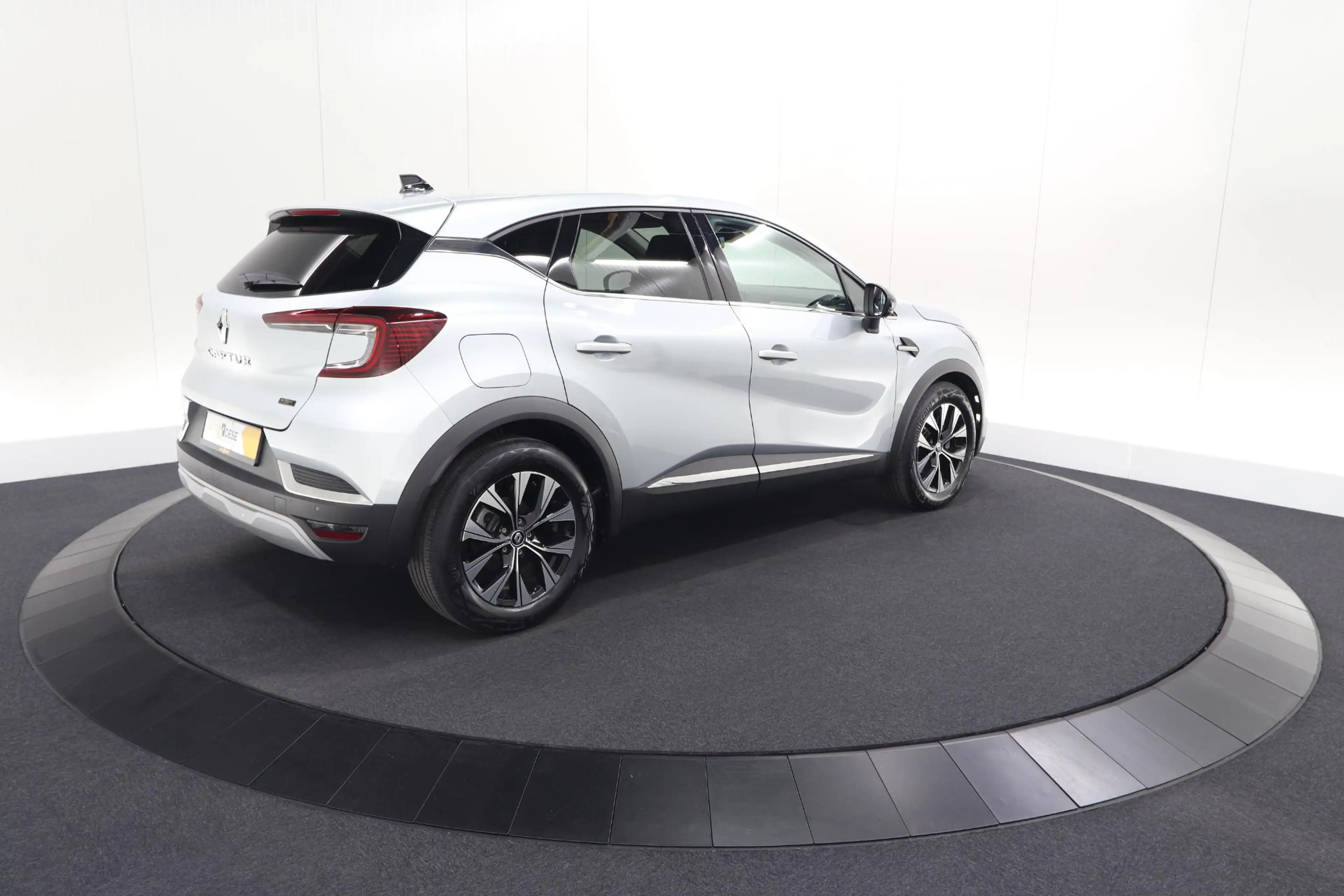 Renault Captur 1.6 E-Tech full hybrid 145 techno | Camera | Parke — photo 11