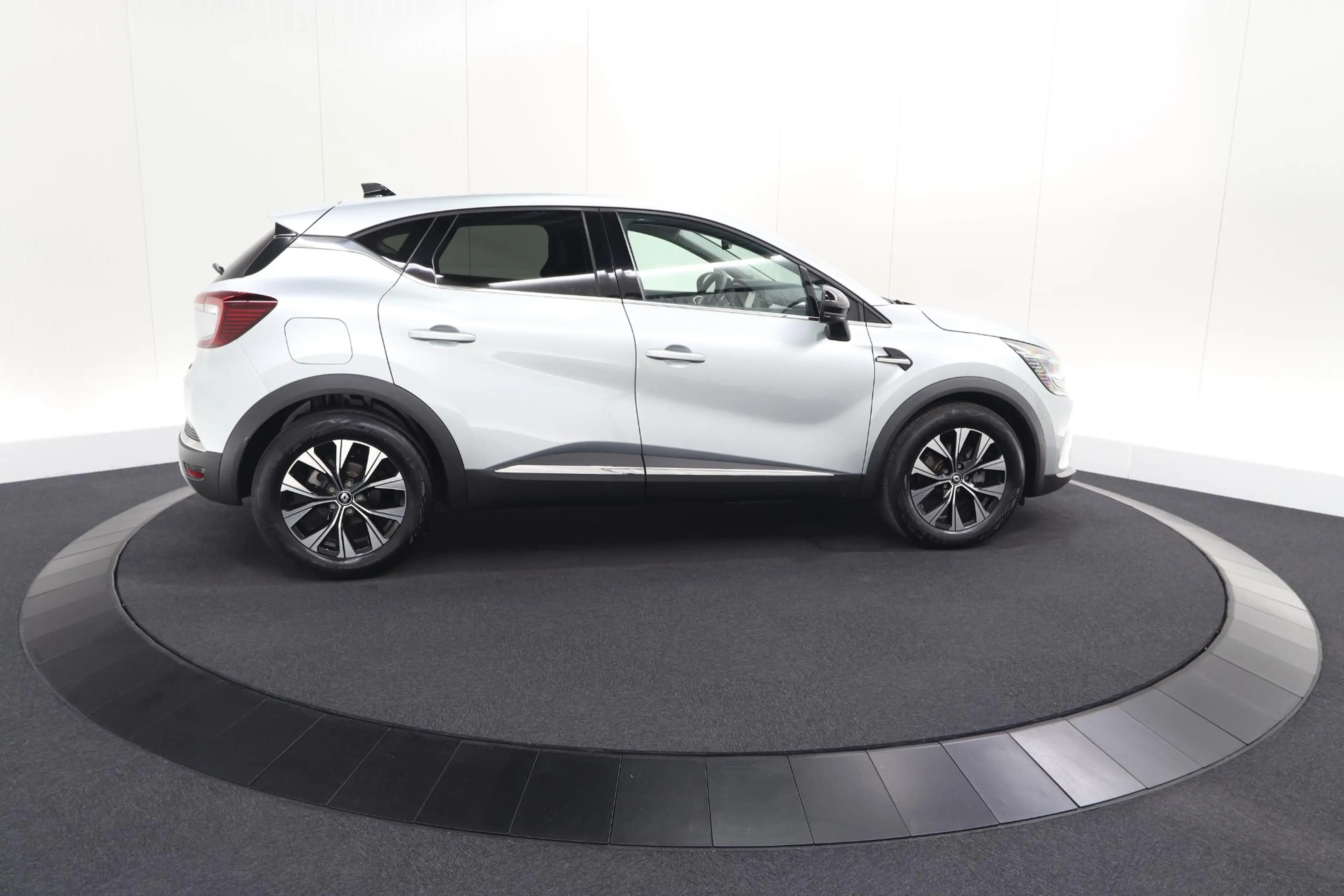 Renault Captur 1.6 E-Tech full hybrid 145 techno | Camera | Parke — photo 7