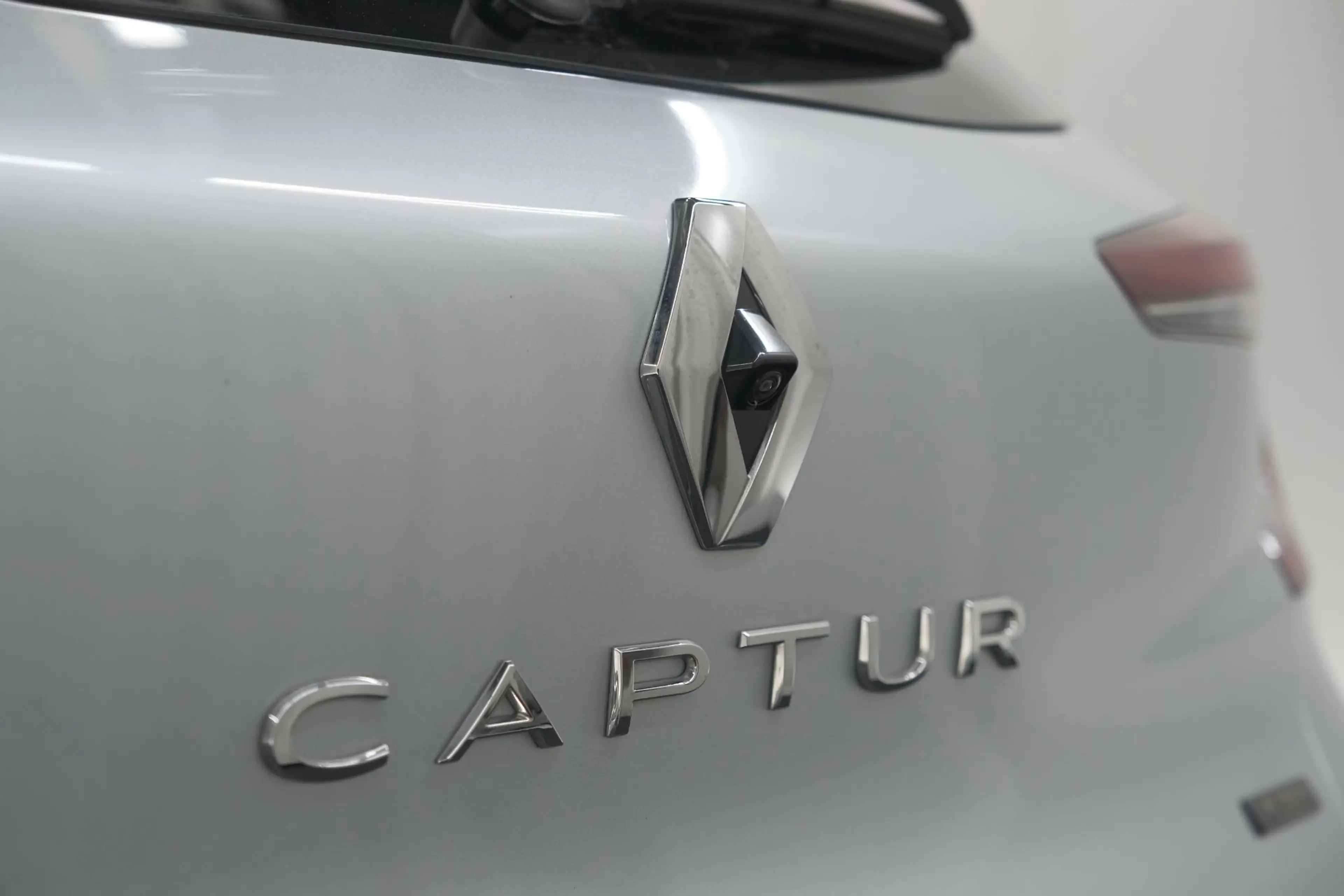 Renault Captur 1.6 E-Tech full hybrid 145 techno | Camera | Parke — photo 5