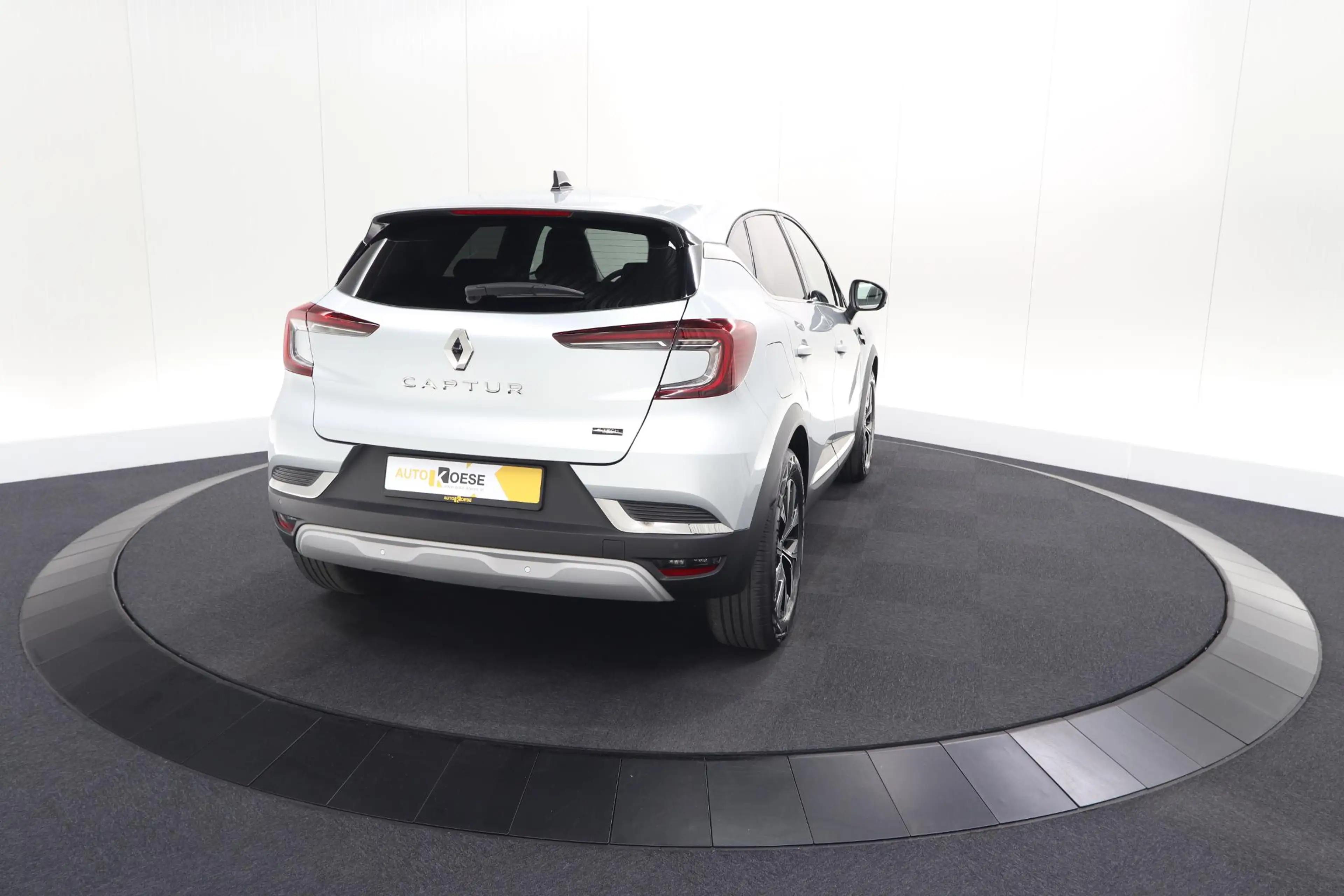 Renault Captur 1.6 E-Tech full hybrid 145 techno | Camera | Parke — photo 15