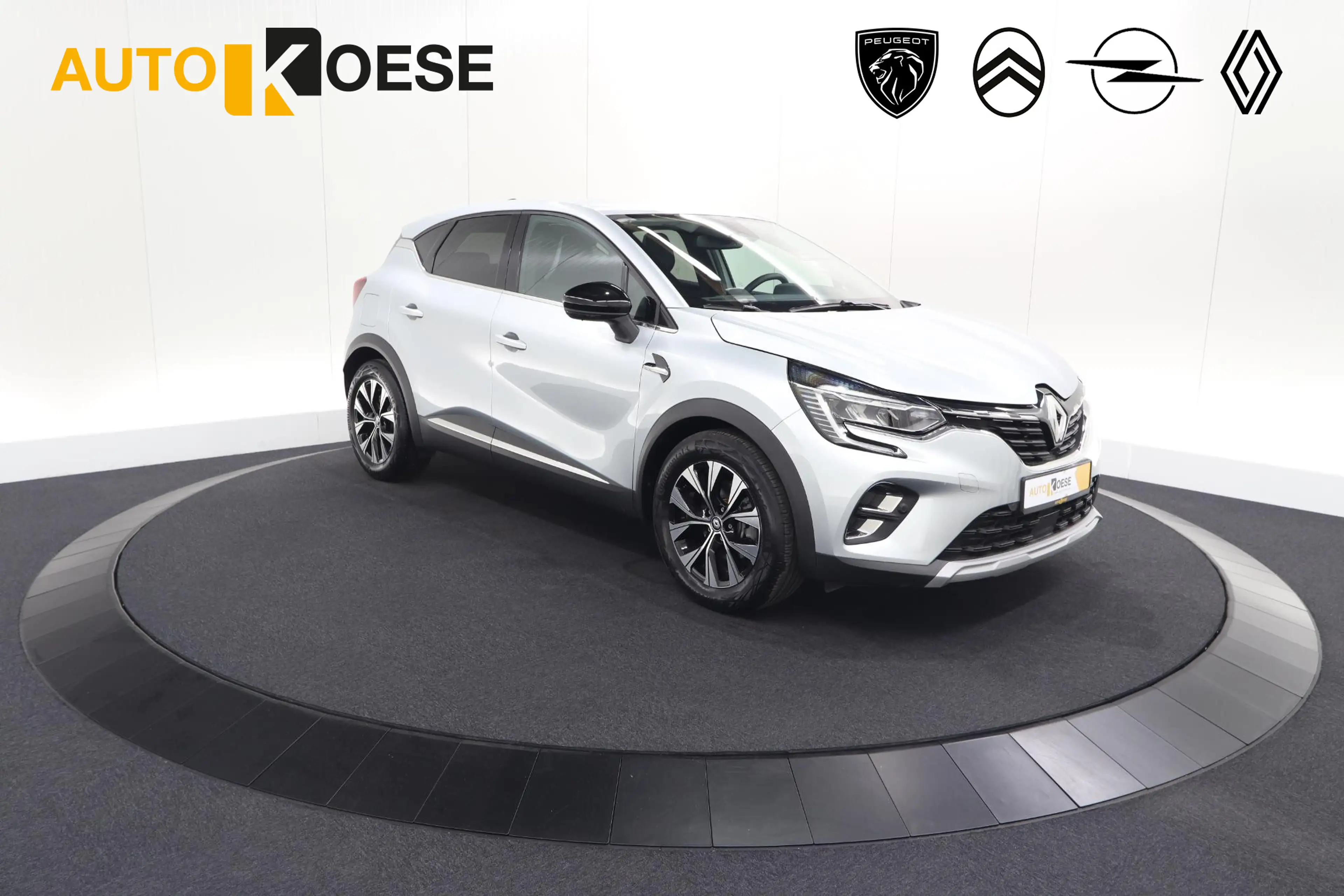 Renault Captur 1.6 E-Tech full hybrid 145 techno | Camera | Parke