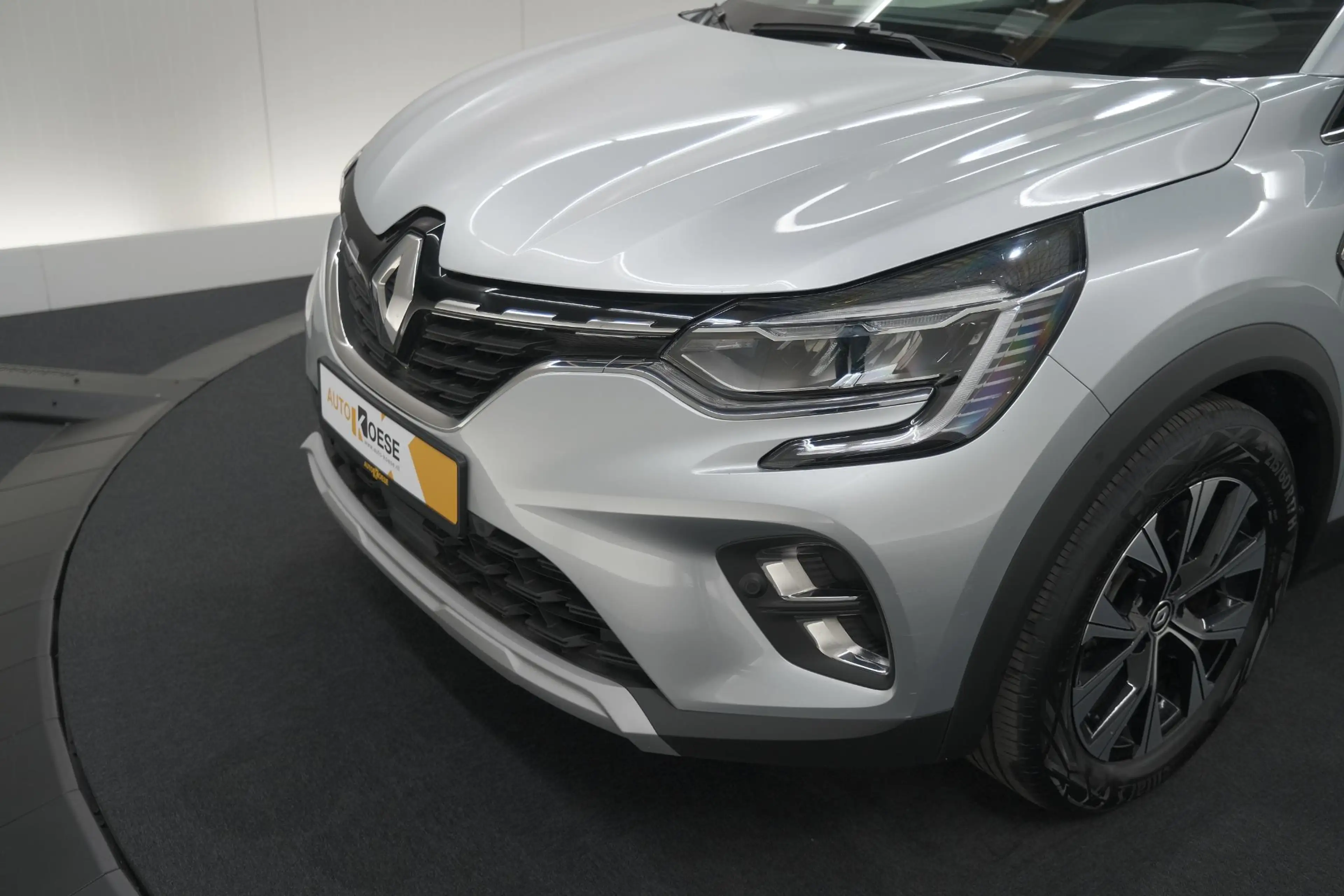 Renault Captur 1.6 E-Tech full hybrid 145 techno | Camera | Parke — photo 8