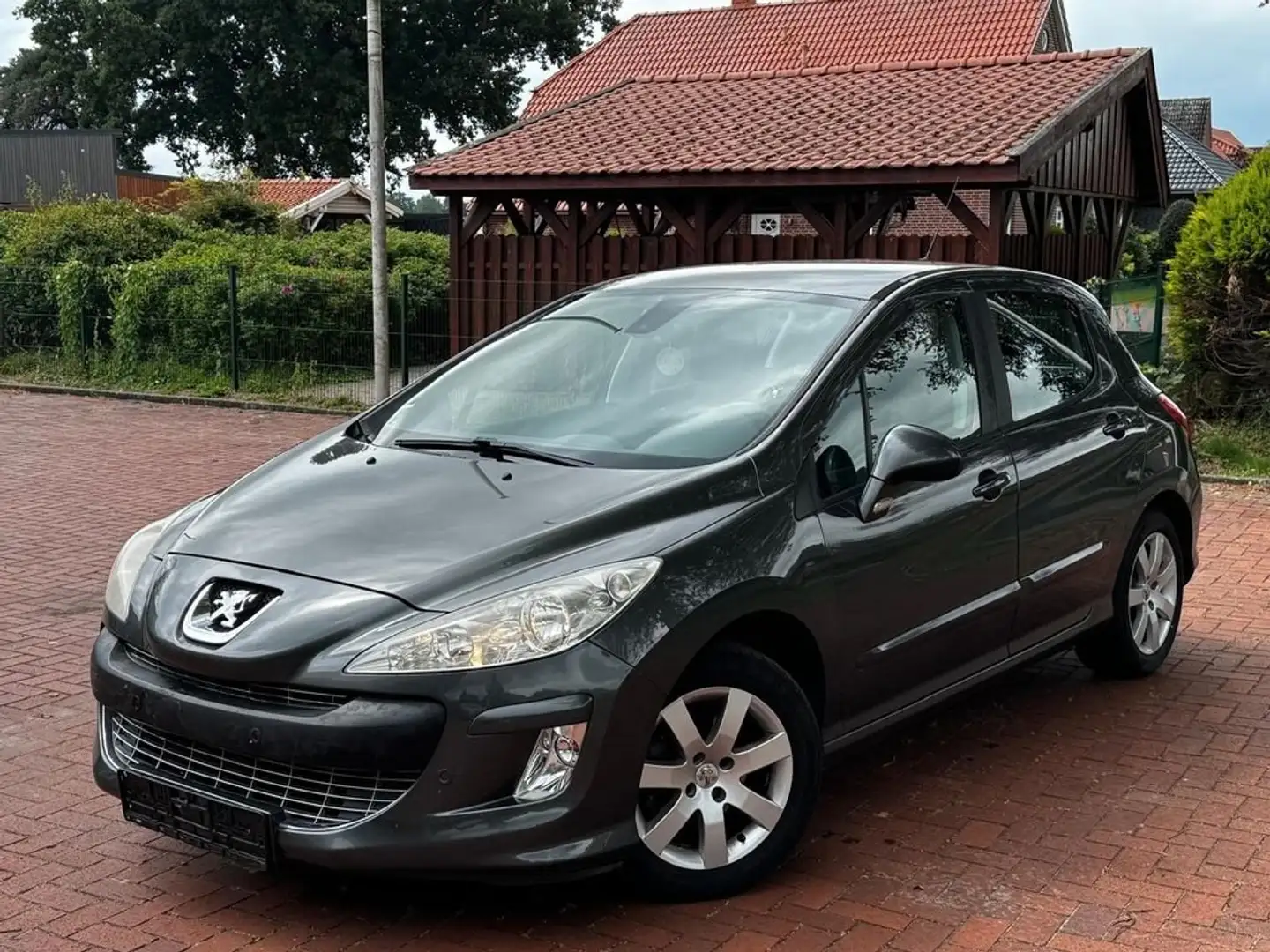 Peugeot 308 308 120 VTi Automatik Premium Gris - 1