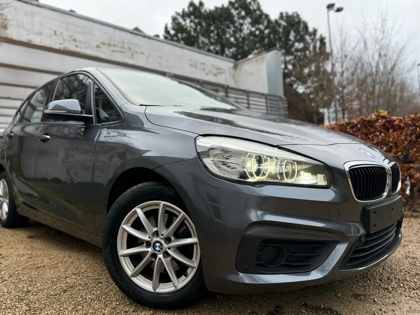 BMW 218 d Active Tourer Grau - 1