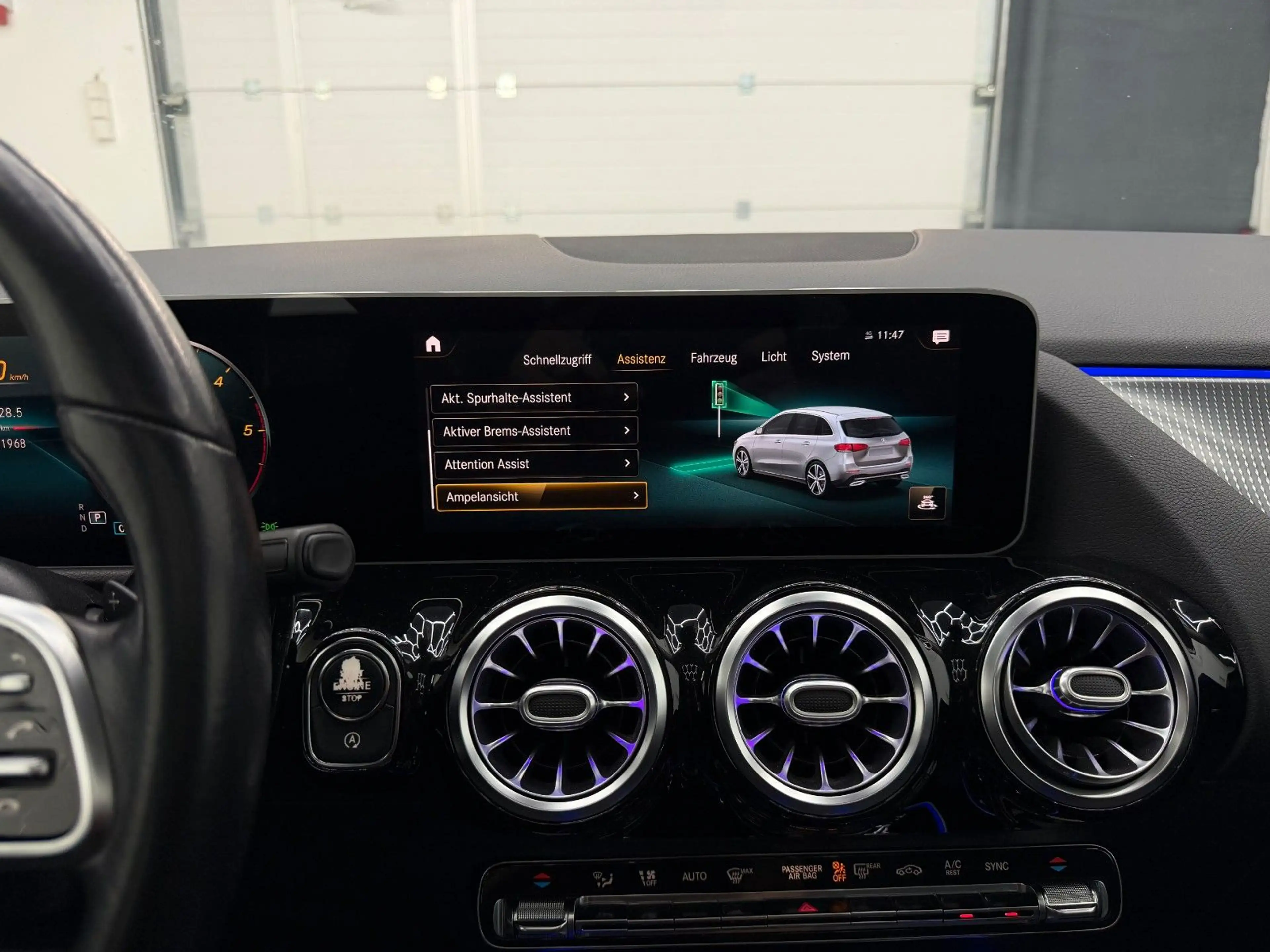 Mercedes-Benz B 220 d *ACC*R.KAM*PANORAMA* — photo 14