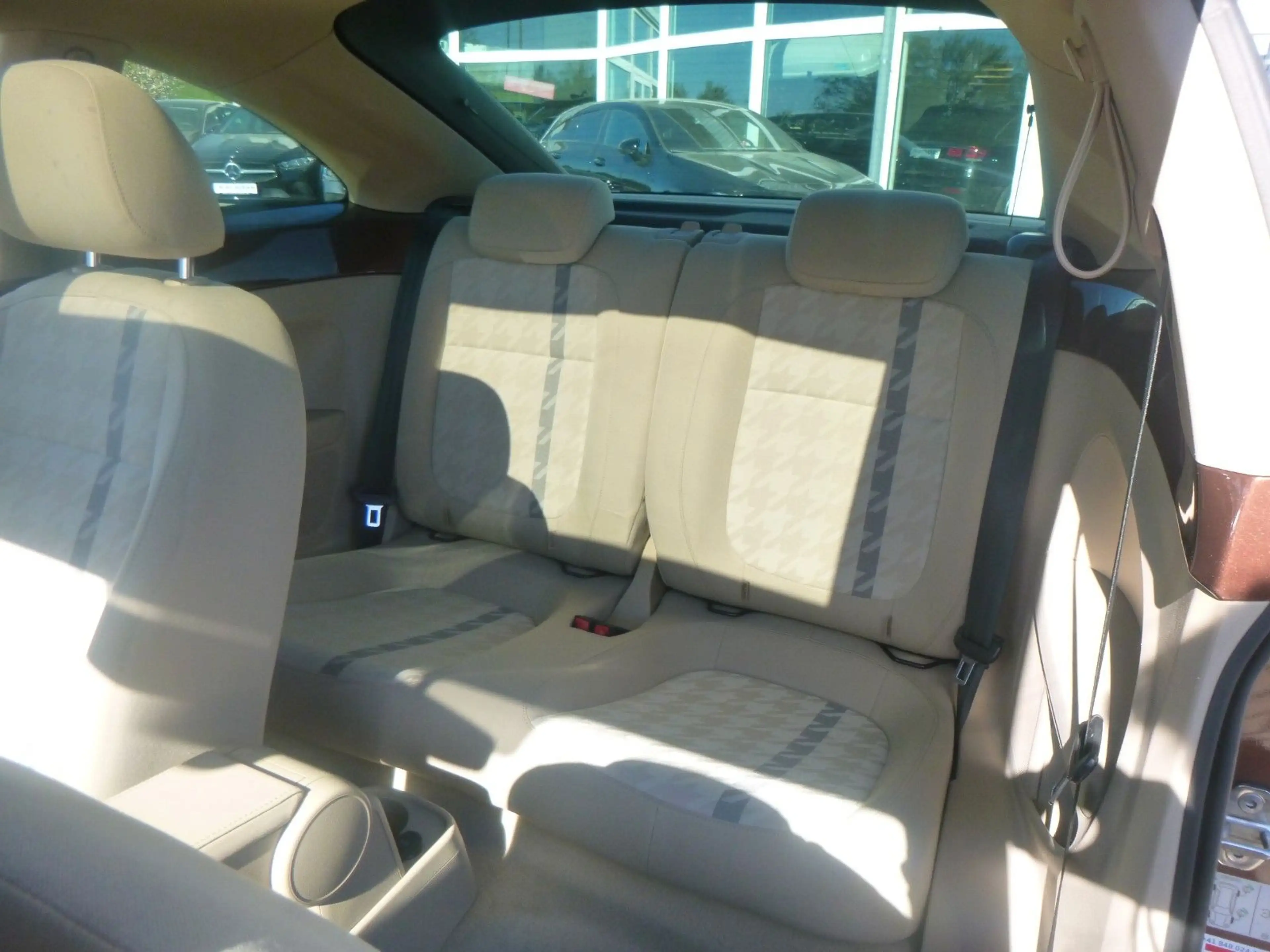 Volkswagen Beetle 1,2 TSI NAV/KAM/PANO/PDC — photo 13