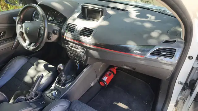 Renault Megane view 10