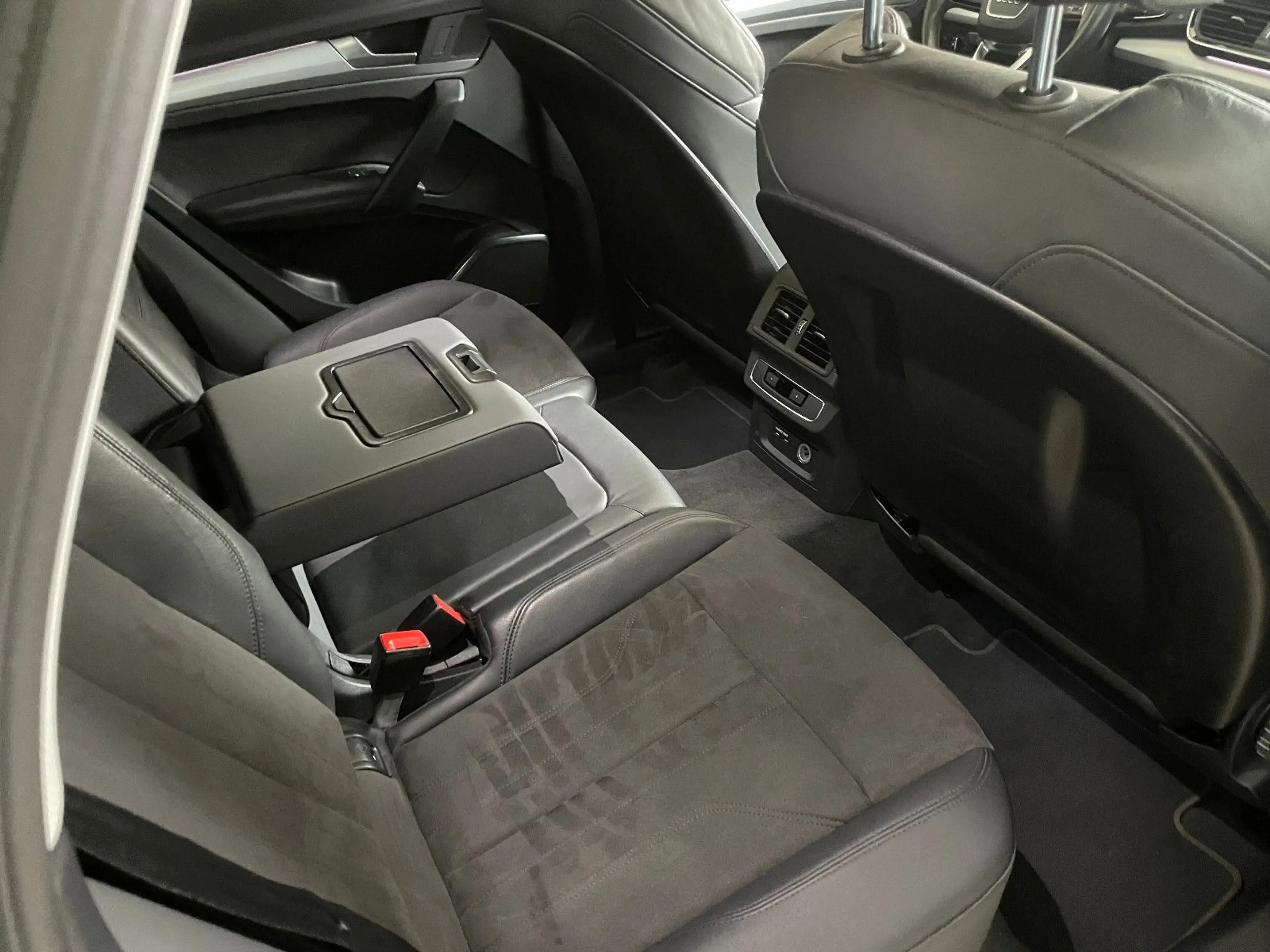 Audi Q5 40 TDI quattro advanced — photo 9