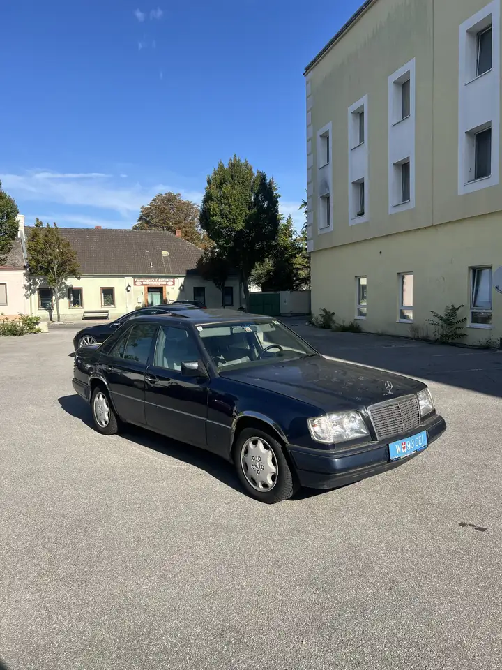 Mercedes-Benz E 200