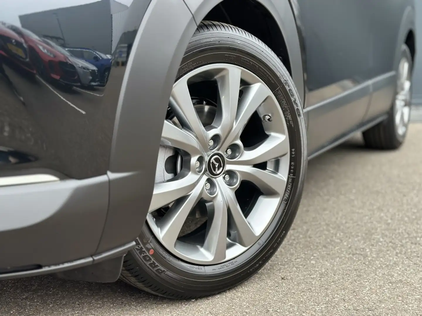 Mazda CX-30 2.5 e-SkyActiv-G Centre-Line 140 pk Zwart - 2