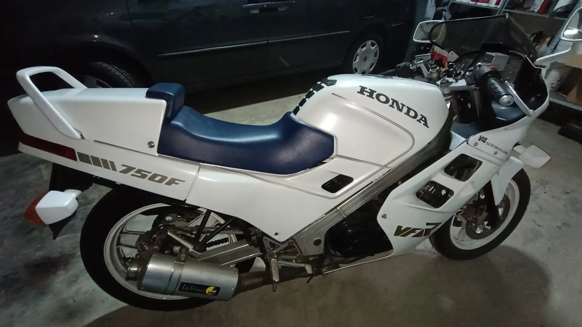 Honda VFR 750 Blanco - 1