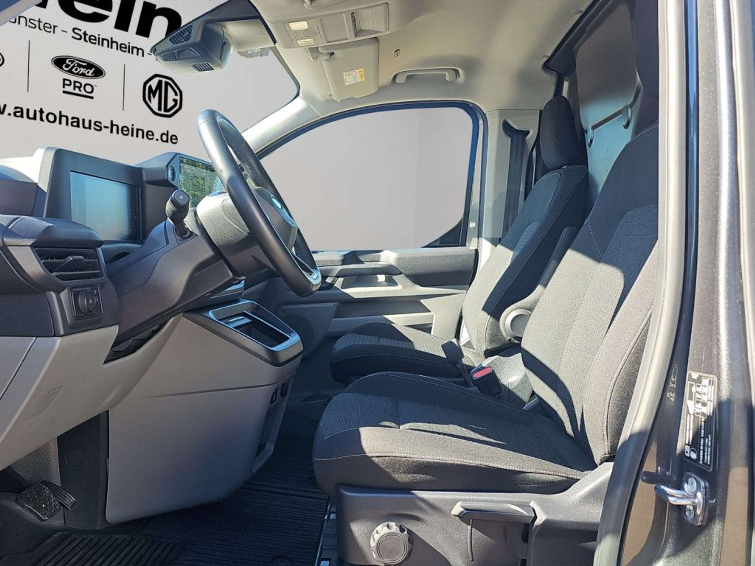 Fahrzeugabbildung Ford Transit Custom 320 L1H1 LKW VA Autm. Trend - mit KI generiert/bearbeitet