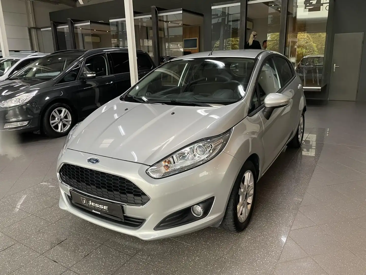 Ford Fiesta 1.0 EcoBoost Celebration Zilver - 1
